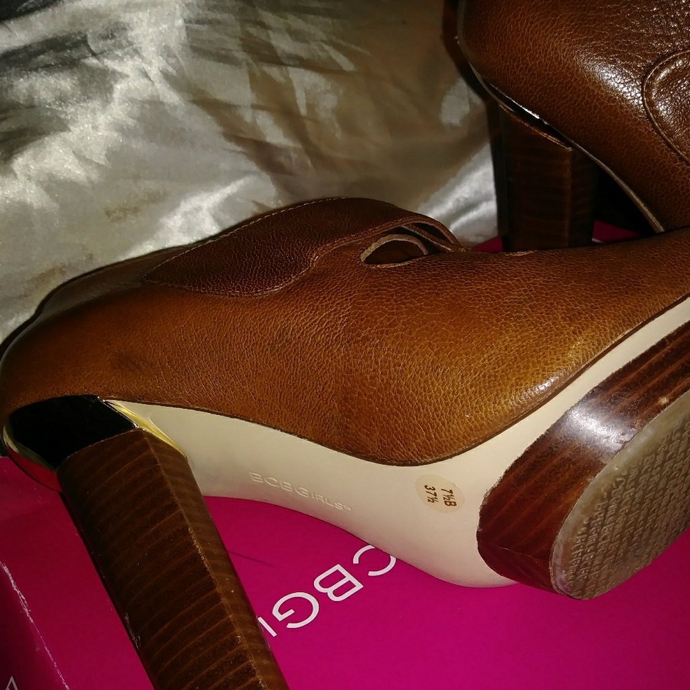 Shoes - Picture 5 of 7